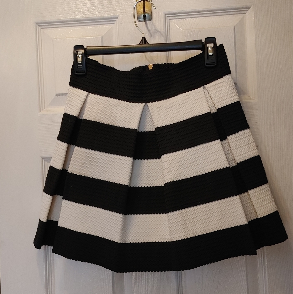 Black and white striped, heavy woven mini skirt